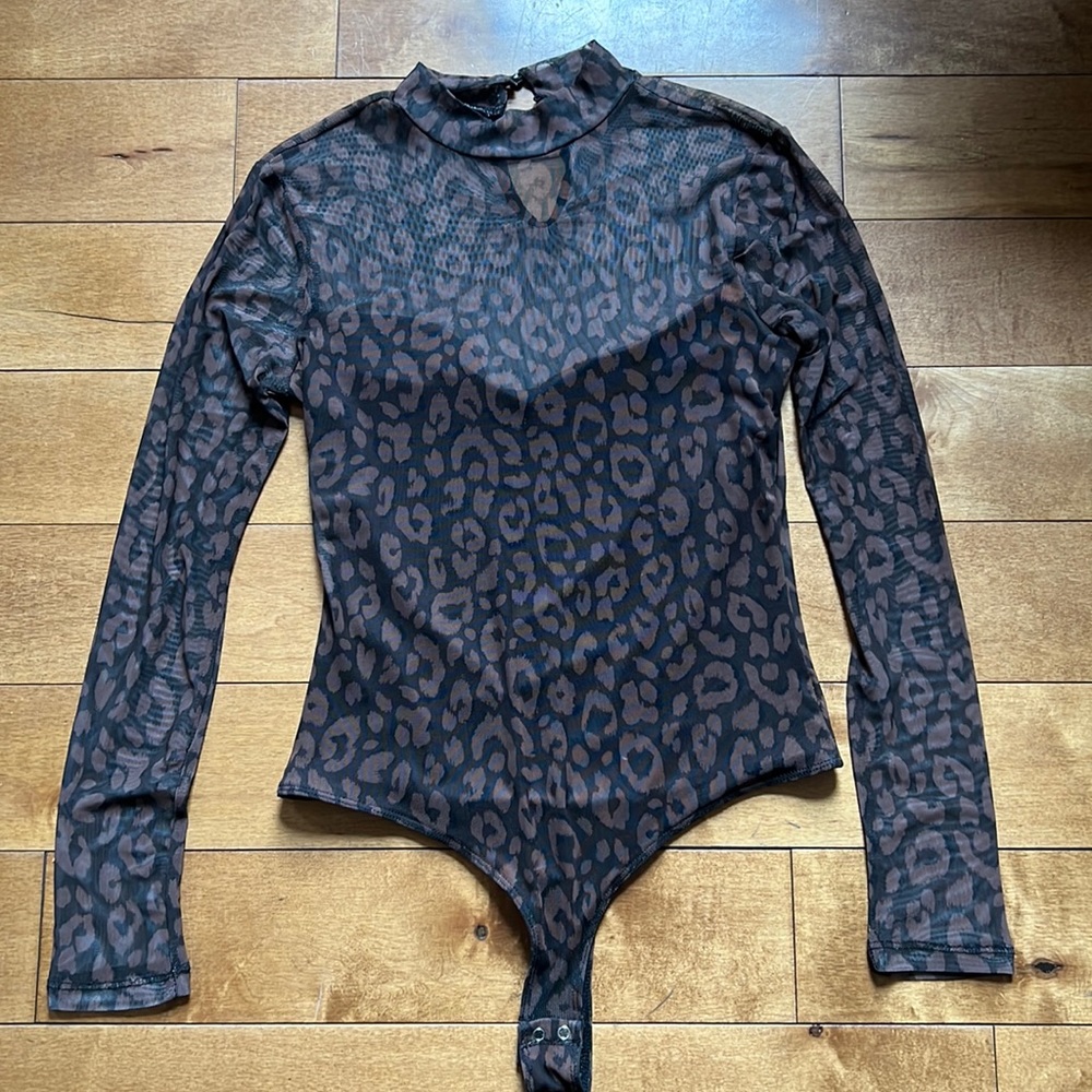 Leopard print long sleeve top